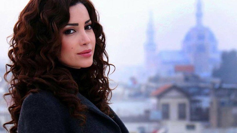 نجمة “باب الحارة” تدافع عن “بوقرون”!