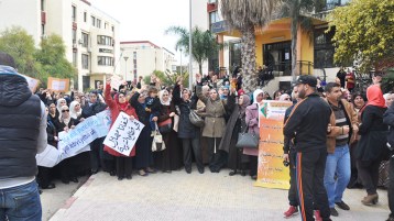 غارقة لشوشتها!