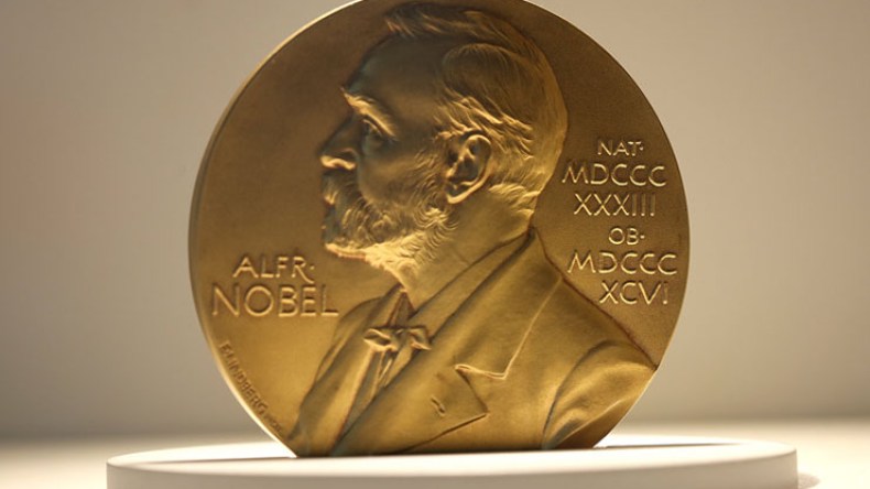 جائزة نوبل : قـوّة العقـل وقـوّة المـال…