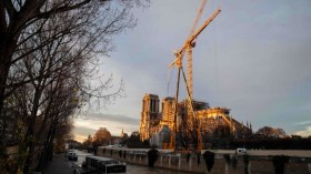 كاتدرائية نوتردام في باريس بدون قداس الميلاد