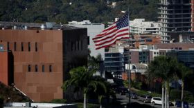 أمريكا تأمر دبلوماسييها بمغادرة فنزويلا وهكذا كان رد الأخيرة؟