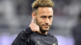 باريس سان جيرمان يرضخ لنيمار ويخفض سعره