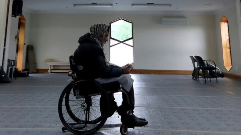 إقامة دائمة لعائلات ضحايا مجزرة المسجدين