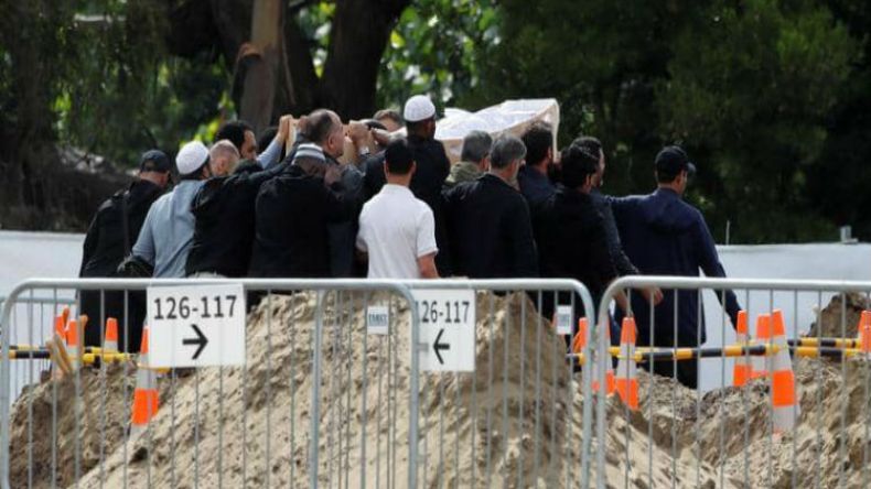 بدء عملية دفن ضحايا هجوم المسجدين بنيوزيلندا