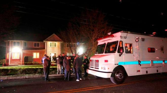 مهاجم يطعن خمسة بمنزل حاخام في نيويورك