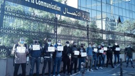 المصورون الصحفيون يحتجون أمام وزارة الإتصال