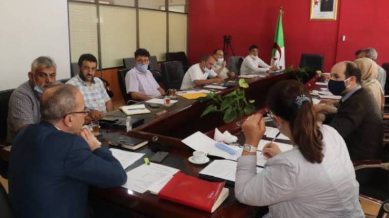 إعداد قوائم للناشرين ولجنة خاصة للاقتناءات على مستوى الوزارة لوقف البزنسة بالصفقات الشراء