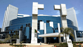 خبراء.. فقراء!!