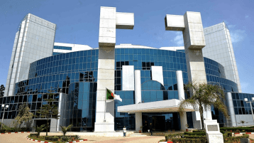 خبراء.. فقراء!!