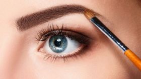 بهذه الطرق الطبيعية تحفزين نمو حاجبيك؟!