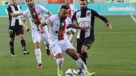 نهائي مرتقب بين “العميد” و”الوفاق”.. والقرعة قد تفصل بينهما للتأهل في رابطة الأبطال!!