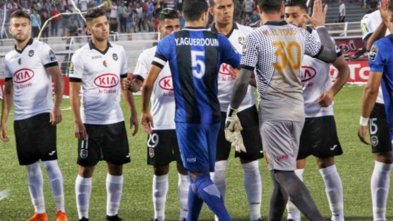 الأنصار طالبوا المدرب بمراجعة حسباته قبل الوقوع في المحظور