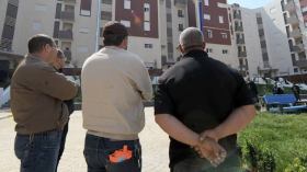 بيروقراطية إدارية تحرم مكتتبين من 37 سكنا ومحلا ترقويا بالبويرة