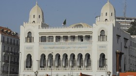 25 ألف عامل بمؤسسات تابعة إلى ولاية الجزائر في إضراب