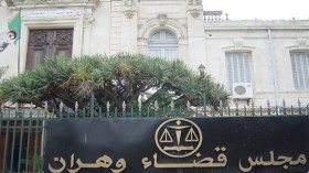 عصابة تعترض أخرى وتسلبها سيارة مسروقة بوهران