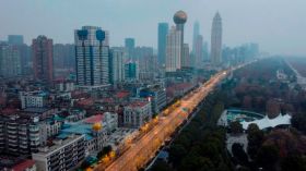 ووهان تنوي إجراء فحوص كورونا لجميع سكانها