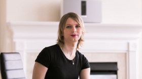 القضاء الأمريكي يطلق سراح مخبرة “ويكيليكس” بعد محاولتها الانتحار