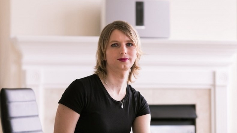 القضاء الأمريكي يطلق سراح مخبرة “ويكيليكس” بعد محاولتها الانتحار