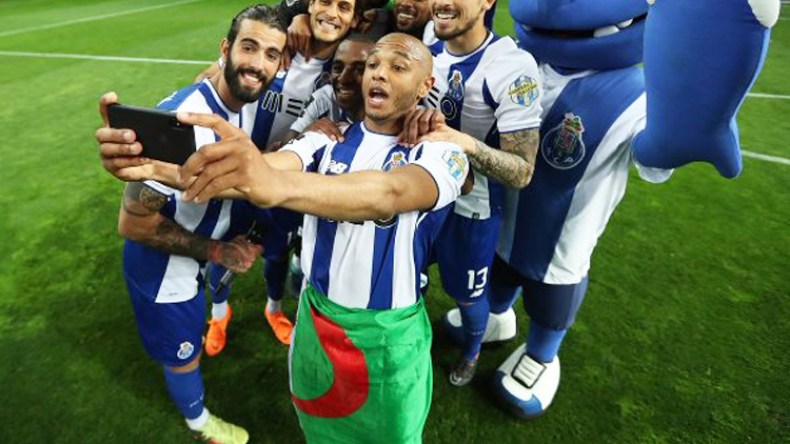 براهيمي يُحضر العلم الجزائري إلى ملعب “الدراغاو”