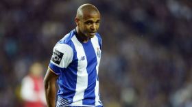 براهيمي يتماثل للشفاء