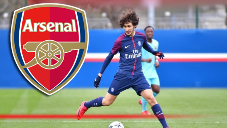 أرسنال الإنجليزي يجدد اهتمامه بخدمات الجزائري عدلي