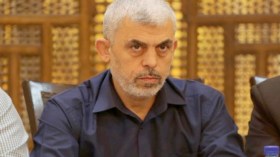 إعلام عبري : أسرى حماس التقوا بيحيى السنوار