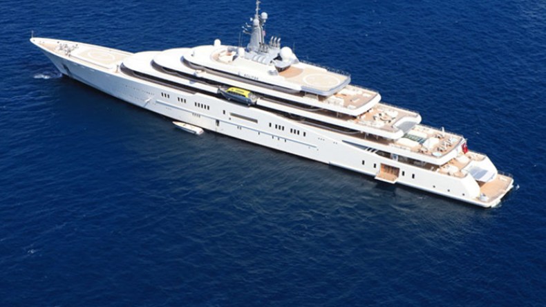 يخت محمد السادس يقلل تدفق المهاجرين