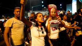 يهود إثيوبيين يحتجون على معاملة الشرطة الإسرائيلية (فيديو)