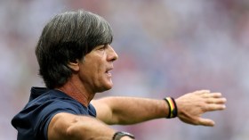 رئيس البايرن يحذر لوف من فضح ألمانيا