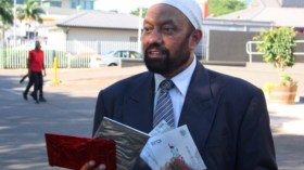 أنباء متضاربة بشأن اغتيال يوسف أحمد ديدات