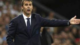 علامات التمرد بدأت في مدريد وانتقادات علنية من اللاعبين