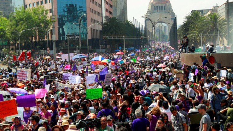 إضرابات بالمكسيك والأرجنتين بعد مسيرات ضخمة في يوم المرأة