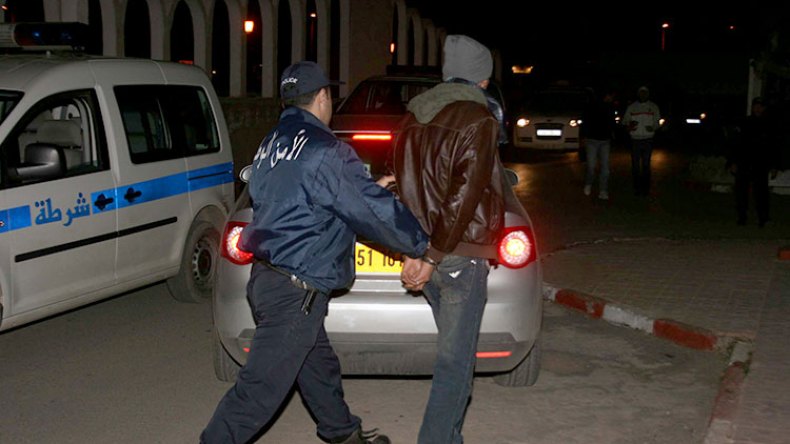 طالب من تبسة يبرم صفقات بيع وهمية على “فايسبوك”