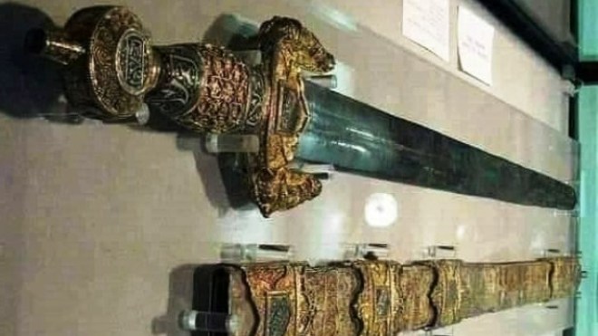 صورة مزيفة لسيف الرسول صلى الله عليه وسلم تغزو فايسبوك