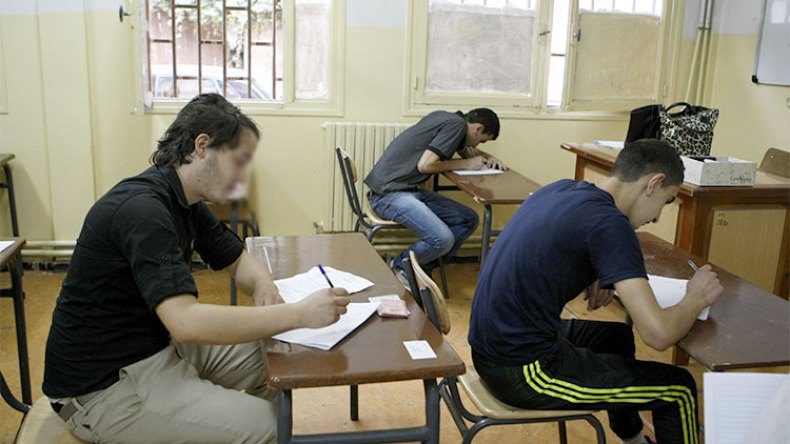 غرف محصّنة وكاميرات وأجهزة تشويش لامتحانات دورة 2021