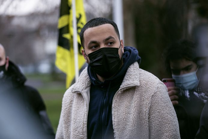 Paris: Un journaliste franco-algérien au tribunal pour avoir qualifié une policière d’Arabe de service