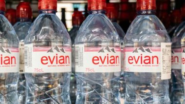 Evian: son tweet posté le 1er jour de Ramadhan fait polémique