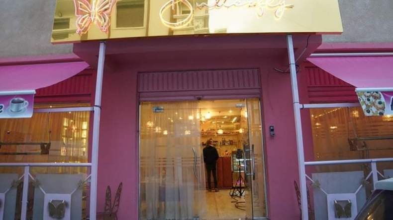 صحفية أنشأت مقهى نسائي يقدّم مشروبات وأكل صحيين