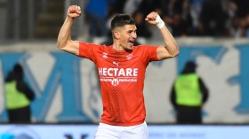 فرحات يتألّق توزيعا