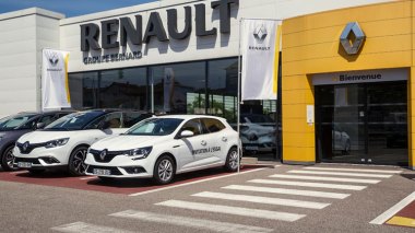 Les véhicules “Renault” et “Dacia” bridés a 180 km /h en 2022