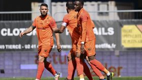 ديلور يتأهّل ويردّ على طلب تعلّم اللّغة الصّينية!