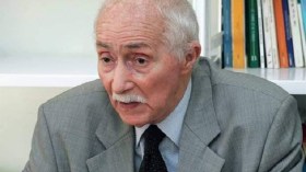 الجزائر تودّع عميد حقوق الإنسان بعد قرن من الكفاح