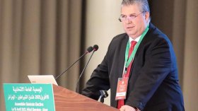 رئيس الفاف يمدّ يده لرؤساء الأندية للخروج من الأزمة