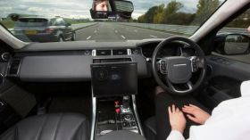 بريطانيا ترخص لـ “القيادة الذاتية” للسيارات بشروط