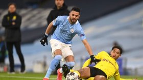 محرز يتألّق ويُساهم في صنع فوز “الأزرق السّماوي”