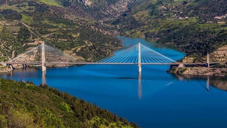 ارتفاع قدرات التخزين بالسدود الجزائرية إلى 9 مليار متر مكعب سنة 2024