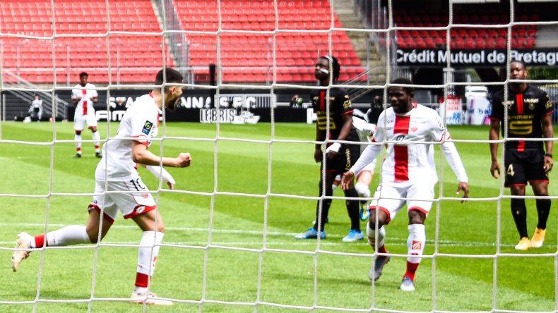 بن زية يتألّق وفريقه ينزل إلى القسم الثاني