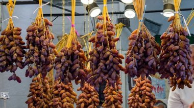 Tons Of Algerian Dates Piled Up In Warehouses Due To The Closure Of Ports, Airports