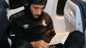 القرآن الكريم مُؤنس لاعبي الوفاق في سفرية جنوب إفريقيا