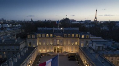 Un homme tente de s’introduire dans l’Elysée avec une bouteille enflammée